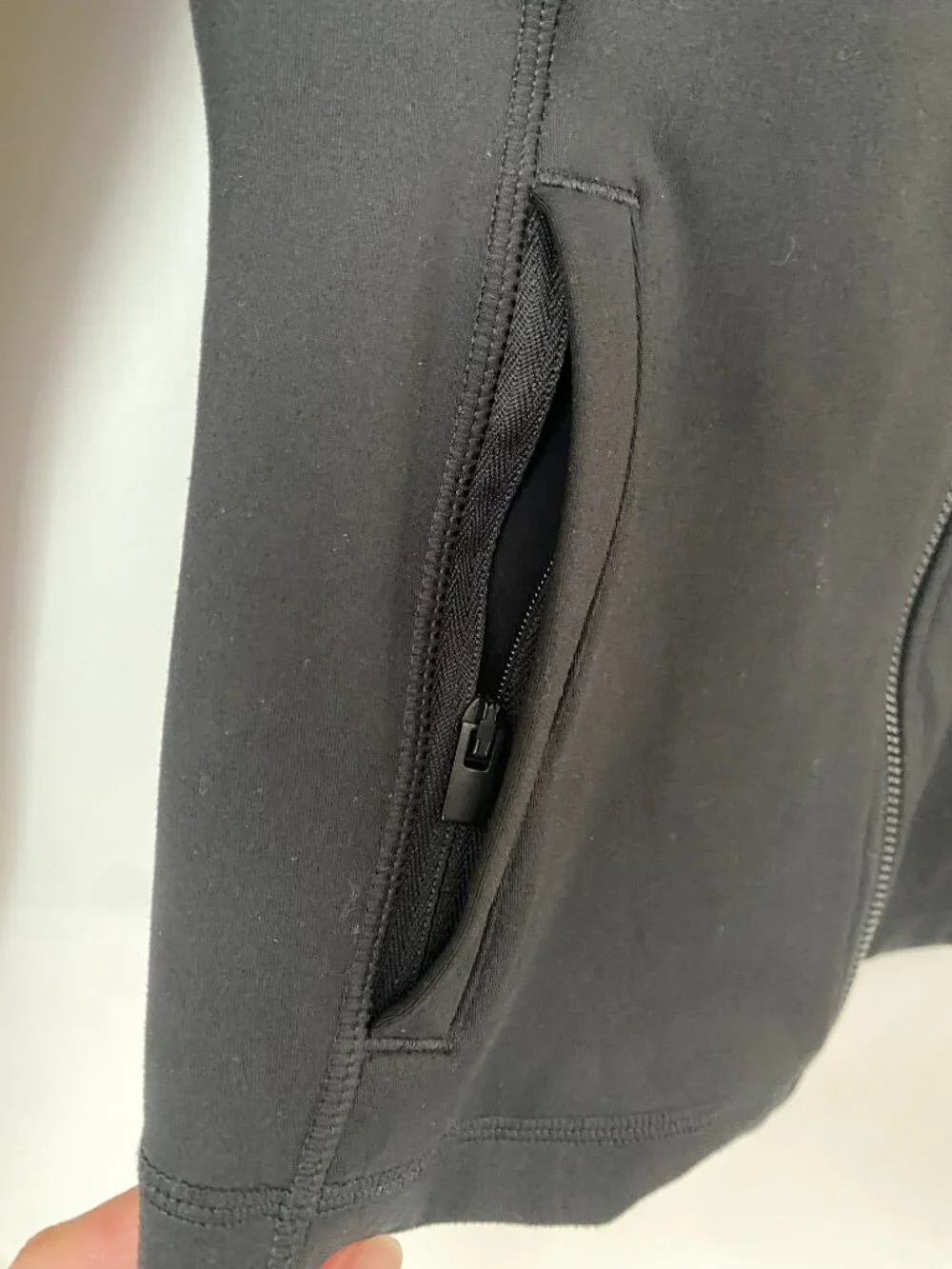 Carbon38 Athletic Zip Up Hooded Jacket in Cloud Compression | Like New | Black - Picture 6 of 10